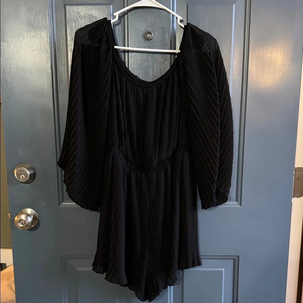 SHEIN Black Pleated Dress - Picture 1 of 2